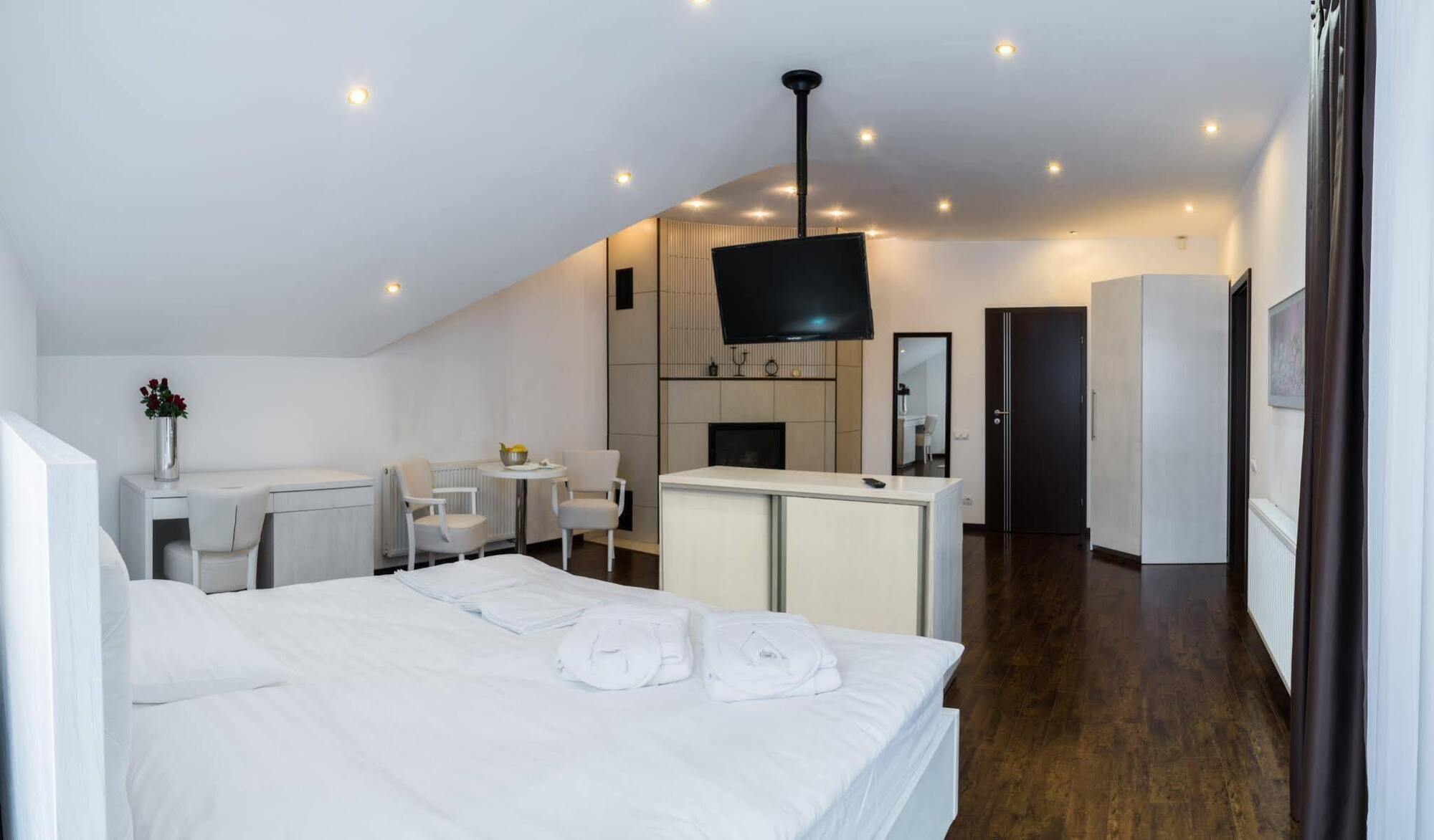 Thuild - Your World Of Leisure Targu Mures Luaran gambar